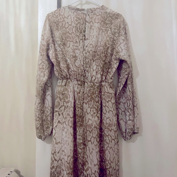 WAYF Arista Mauve Snakeskin Print Dress - Picture 8 of 8